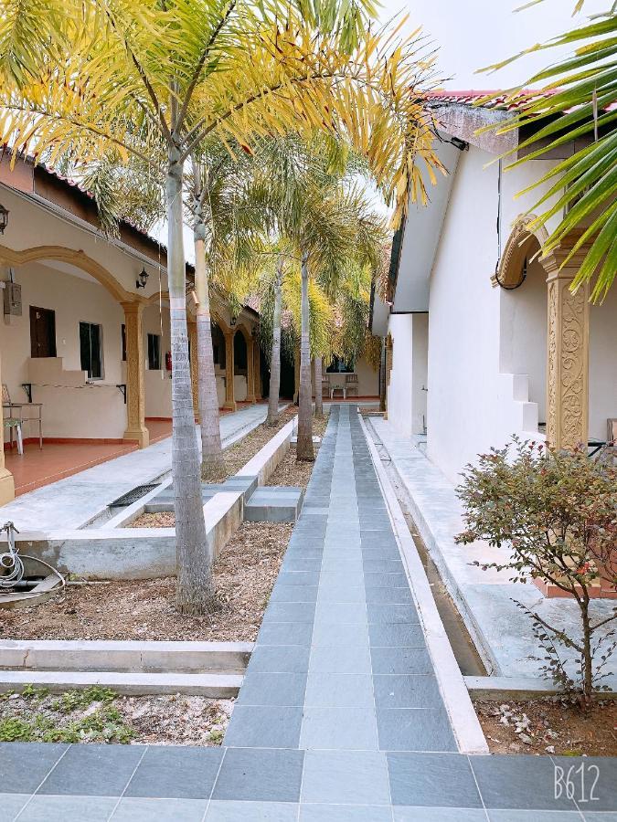 Dhania Cenang Beach Motel Pantai Cenang (Langkawi) Exterior foto