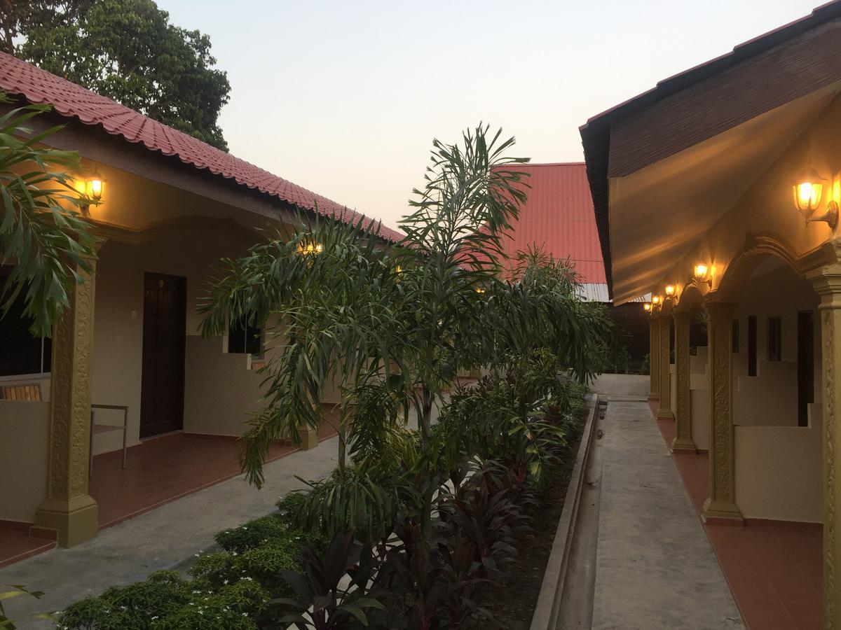 Dhania Cenang Beach Motel Pantai Cenang (Langkawi) Exterior foto