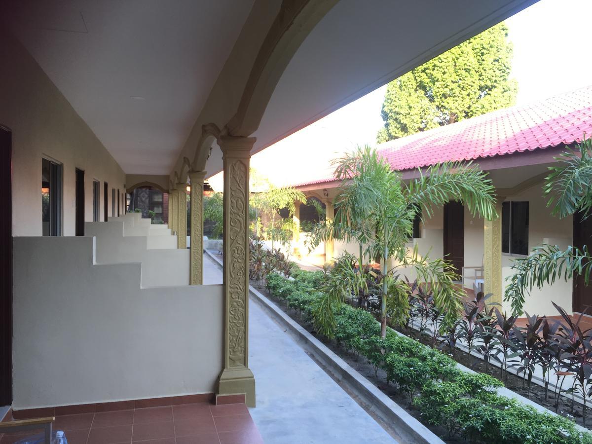 Dhania Cenang Beach Motel Pantai Cenang (Langkawi) Exterior foto